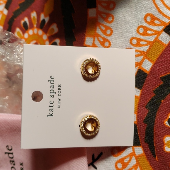 KATE SPADE "Spot The Spade" stud earrings. NWT includes dust bag - Picture 8 of 9